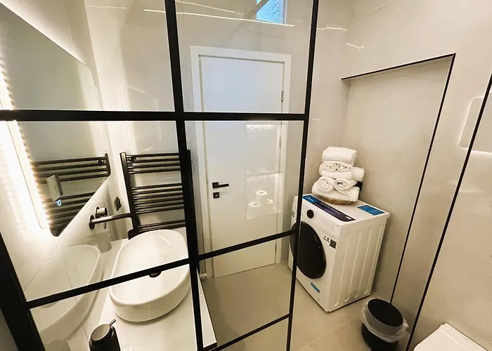 Ghini Venes 3 Трикала