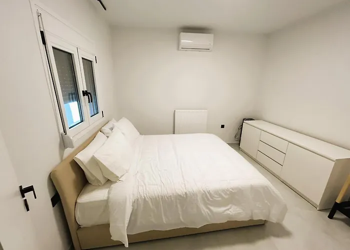 Ghini Venes 3 公寓 *